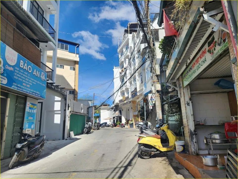 Nhà nguyên căn đường Nguyễn Thị Nghĩa, Đà Lạt 40m² giá 8 triệu - Kinh doanh sầm uất!