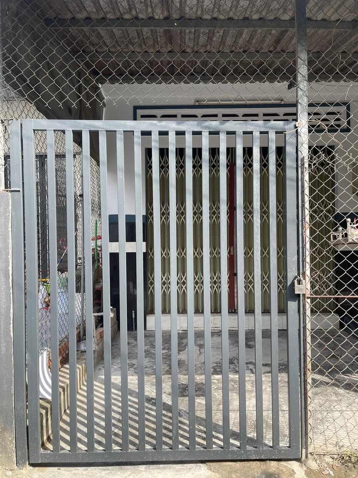 Nhà cho thuê tại Hẻm cá cảnh NEMO, Long Xuyên 2.3 triệu - Dọn vào ở ngay!