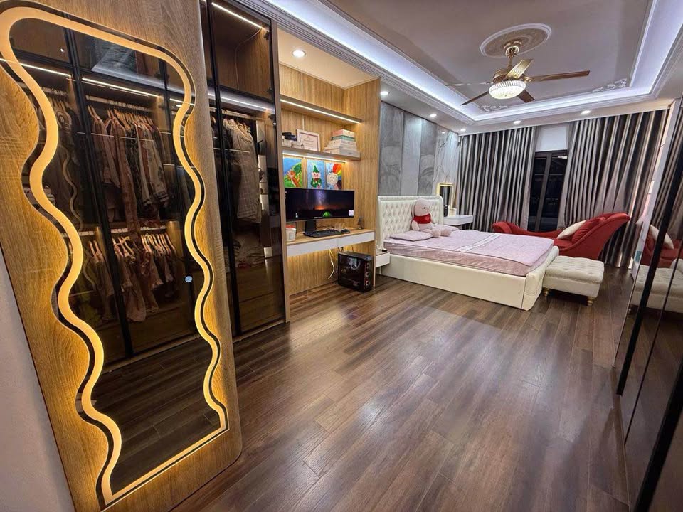 Nhà phố Hồ Tùng Mậu 44m² giá 17 tỷ - Ô tô vào tận nhà, sẵn sàng ở ngay!