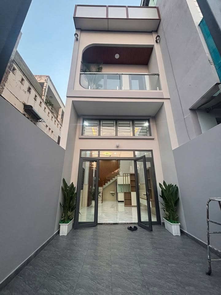 Nhà mặt tiền đường TX22, Q12 - 102m² giá 6.95 tỷ - Dọn vào ở ngay đón Tết!