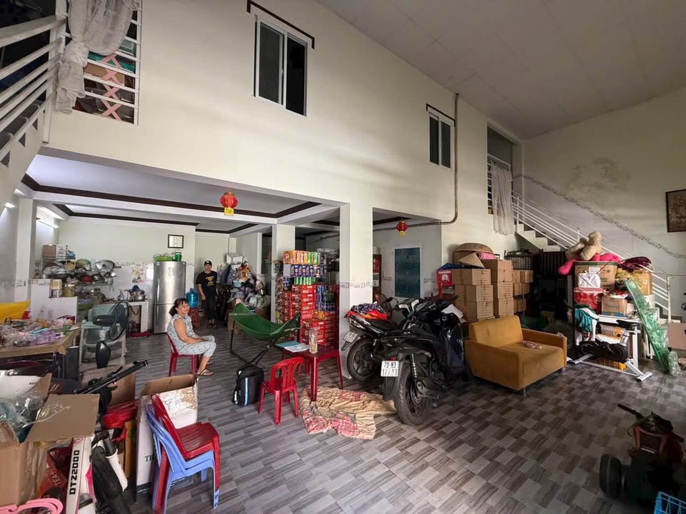 Nhà Mặt Tiền Đoàn Thị Điểm, Nha Trang 125,9m² giá 17,5 tỷ - Thiết kế 2 tầng tiện nghi!