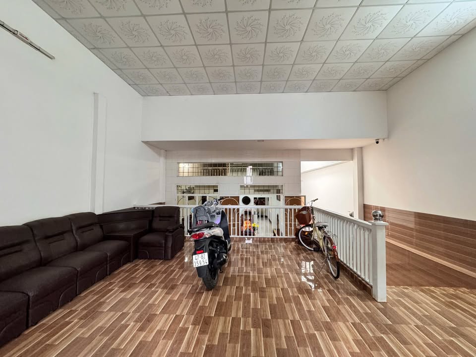 Nhà mặt tiền kinh doanh Nguyễn Phúc Chu, 189m² giá 4.5 tỷ - Đầu tư sinh lời ngay!