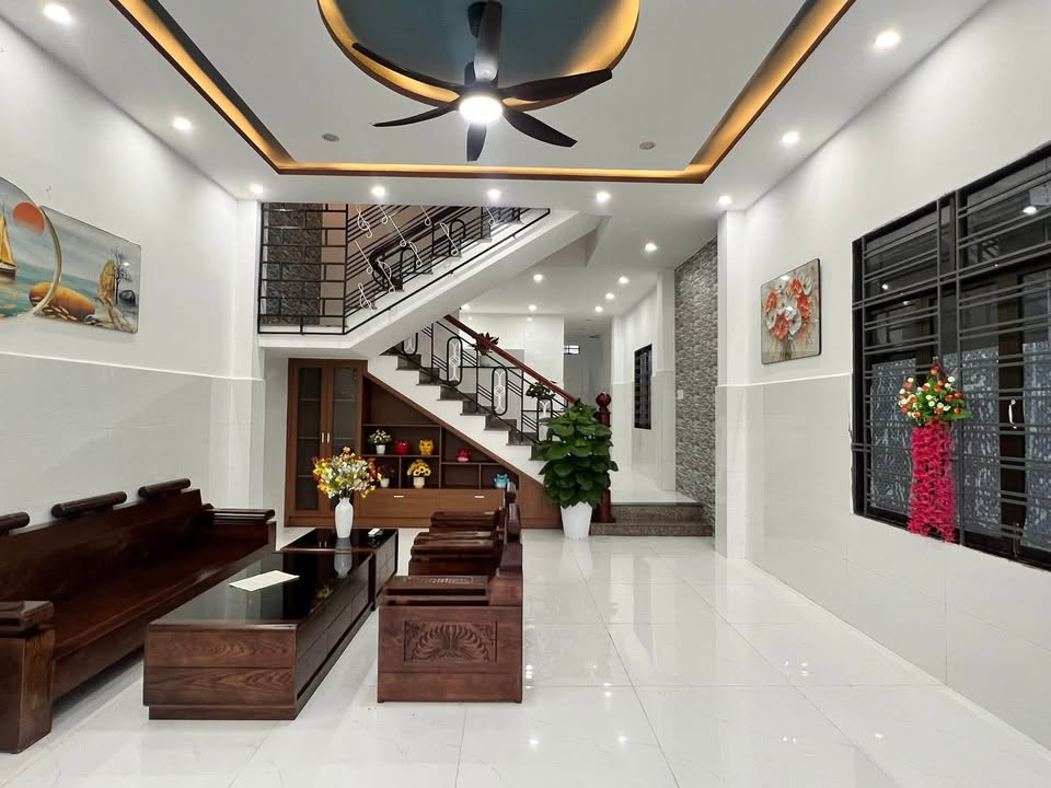 Nhà riêng đường Hoàng Sâm, quận Cẩm Lệ, 100m² - Vị trí siêu đẹp, giá chỉ 6.5 tỷ