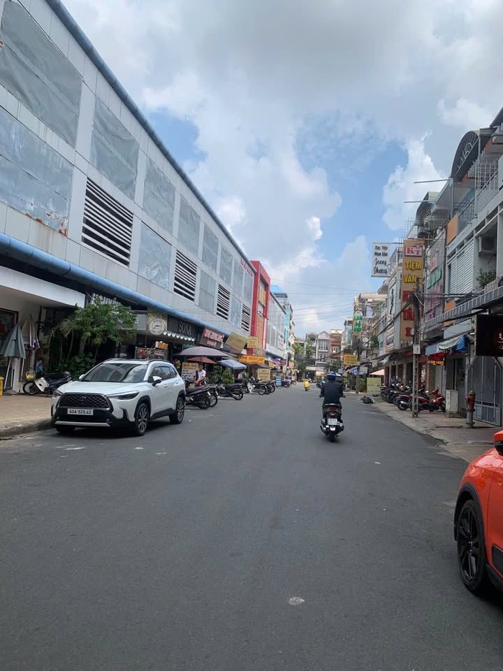 Nhà 1 trệt 3 lầu Quang Vinh Biên Hòa 57m² giá 5.8 tỷ - Thiết kế đẹp vào ở ngay!