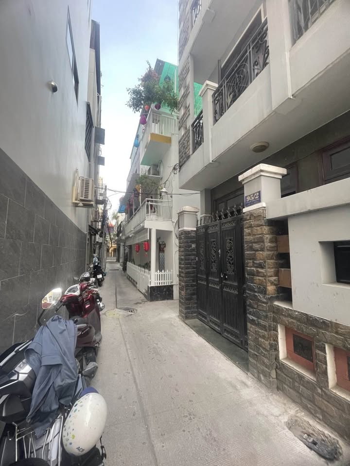 Nhà phố Phạm Văn Hai, Tân Bình 25m² giá 4.7 tỷ - Thiết kế hiện đại, gần sân bay!