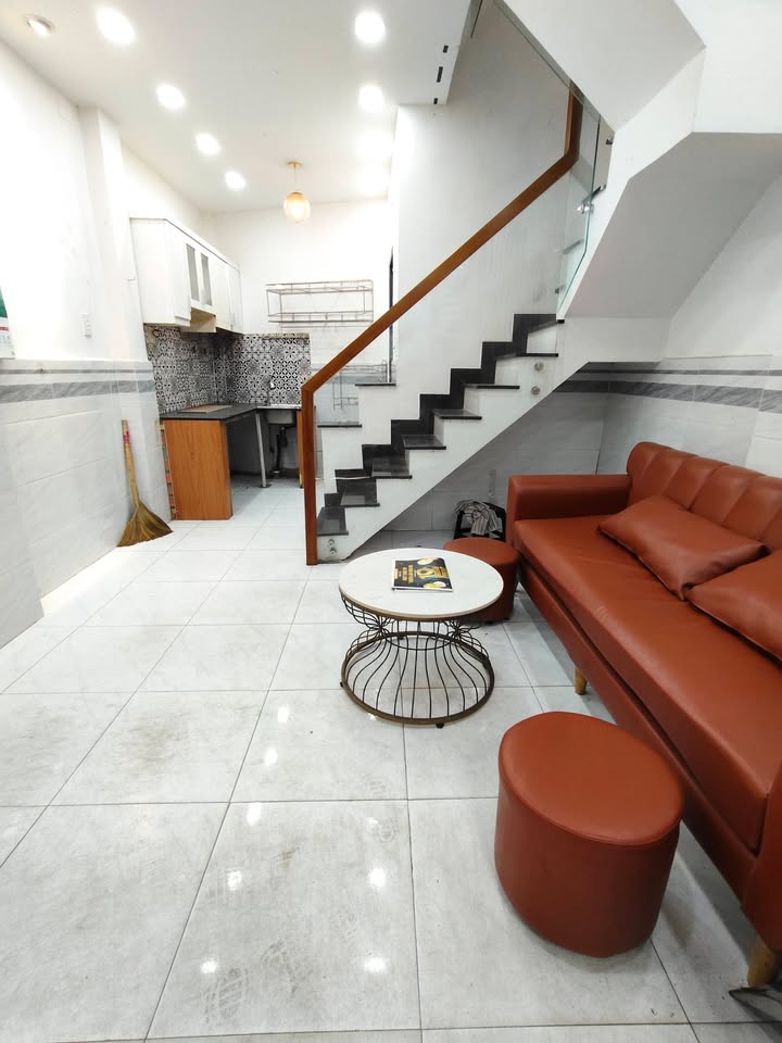 Nhà 3 tầng chính chủ Đường Nguyễn Thái Sơn, Quận Gò Vấp 22m² giá 3.18 tỷ - Nội thất đầy đủ