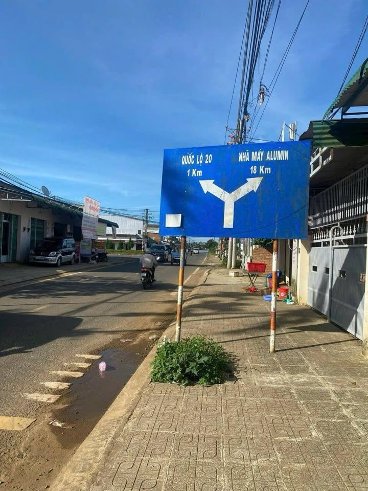 Đất tặng nhà tạm cho thuê mặt đường Yết Kiêu, Bảo Lộc 133m² - Giá 5.5 tỷ thương lượng!