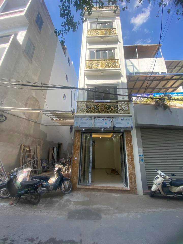 Nhà mặt phố Hoàng Mai 40m² giá 13.75 tỷ - Kinh doanh sầm uất, ô tô tránh!