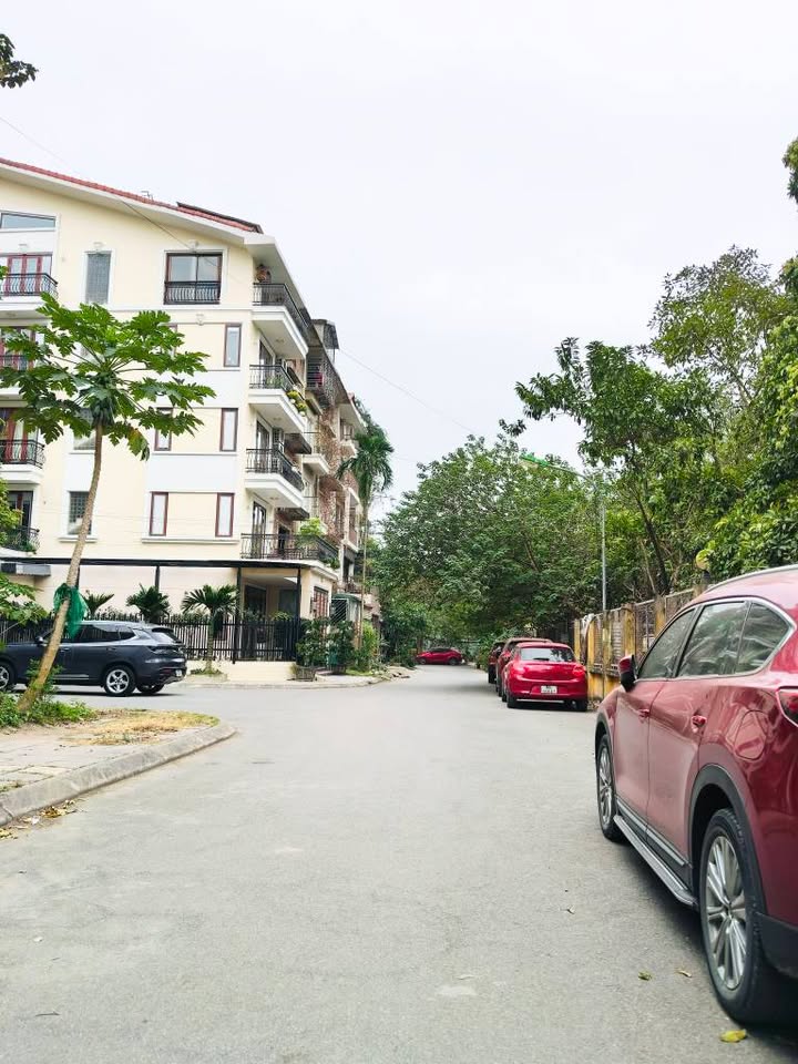 Nhà 5 tầng Ngọc Thụy 41m² giá 13 tỷ - Sẵn sàng vào ở ngay!