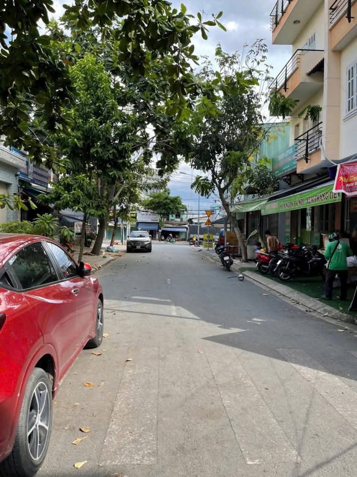 Nhà phố cho thuê đường Phạm Hữu Lầu, Quận 7, 125m² - Sẵn sàng vào ở ngay!