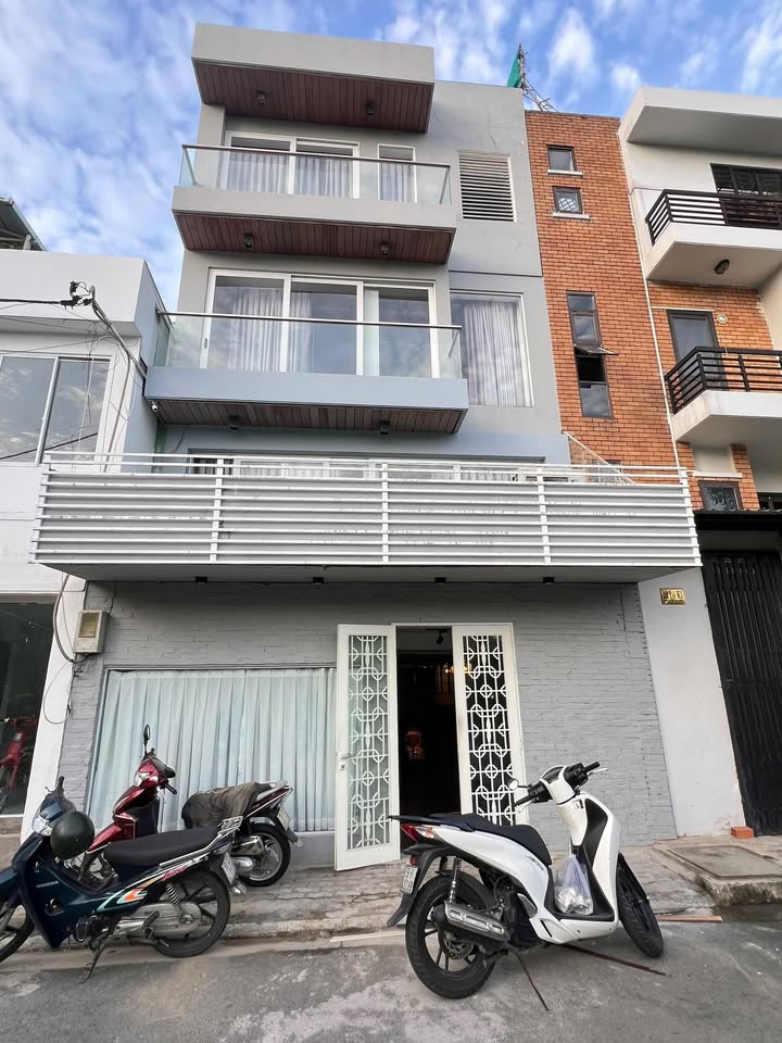 Nhà cho thuê đường Tân Quy Đông, quận 7, diện tích 90m² - Full nội thất, thang máy tiện nghi!