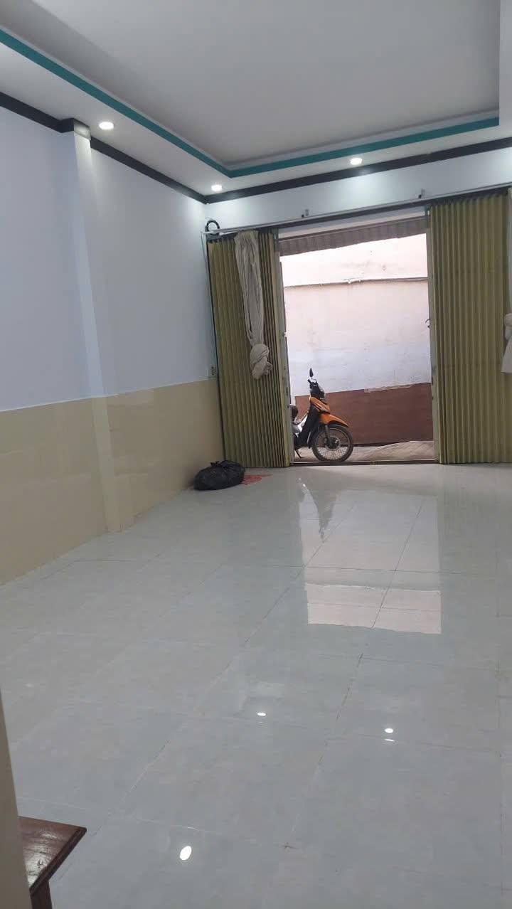 Nhà nguyên căn 90m² tại Huỳnh Tấn Phát, Quận 7 - Giá 8 triệu, hoàn hảo cho gia đình!