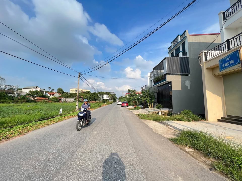 Đất nền kinh doanh phố Lê Ngọc Hân 100m² giá chỉ 2.8 tỷ - Cơ hội đầu tư vàng!