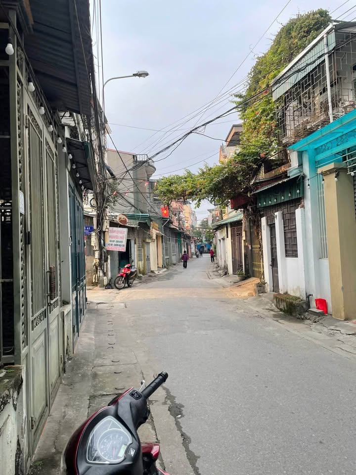 Nhà 2 tầng 1 tum đường Nguyễn Khuyến, phường Đồng Tiến, TP. Hòa Bình - Giá thỏa thuận