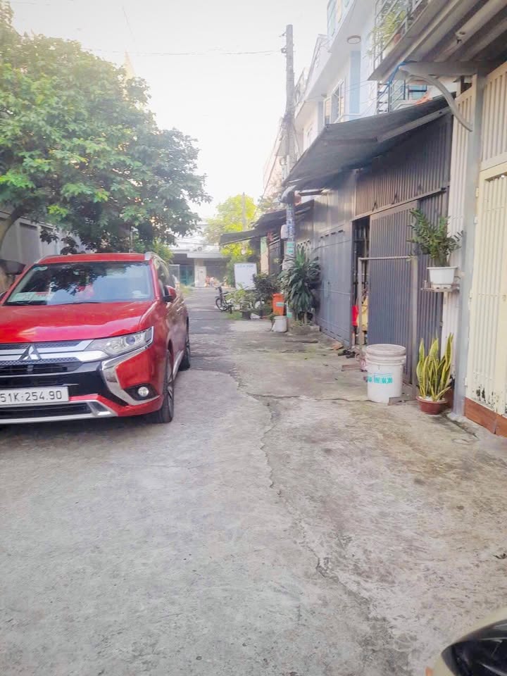 Đất nền Bà Điểm Hóc Môn 83.5m² giá 3.05 tỷ - Sổ hồng riêng, thương lượng tốt!