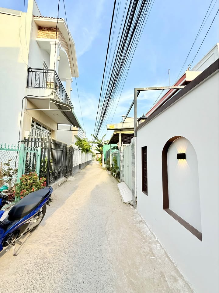 Nhà cấp 4 hẻm ô tô Bình Khánh 119m² giá 1 tỷ - Sẵn sàng vào ở!