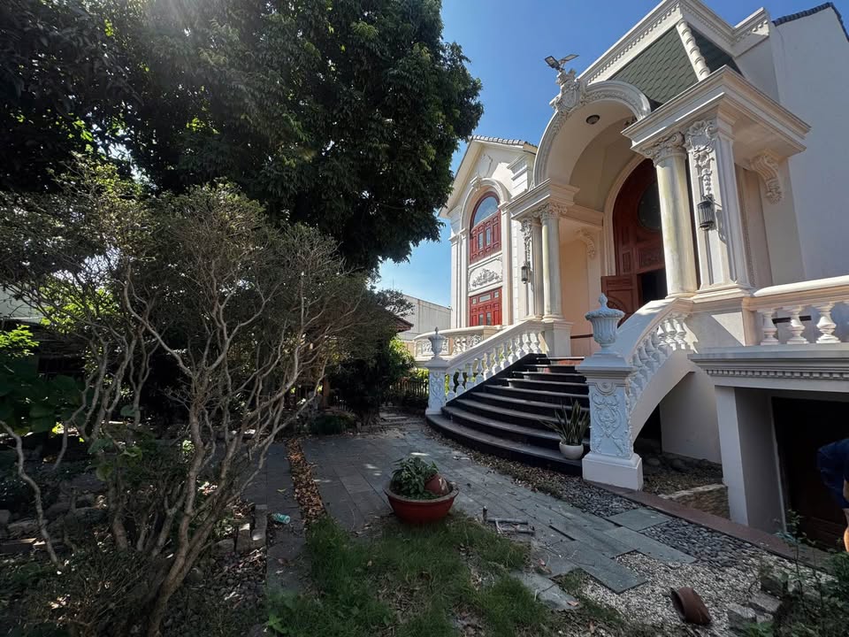 Cho thuê biệt thự sân vườn DT743 Dĩ An 700m² - Giá chỉ 40 triệu/tháng!