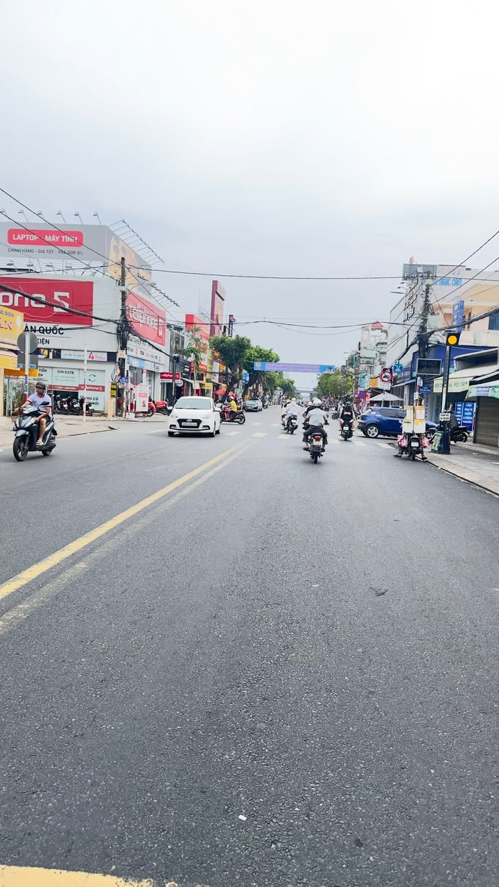 Bán FrontHouse mặt tiền đường Nguyễn Trung Trực, Rạch Giá 97.5m² - Kinh doanh sầm uất, thu nhập ngay!