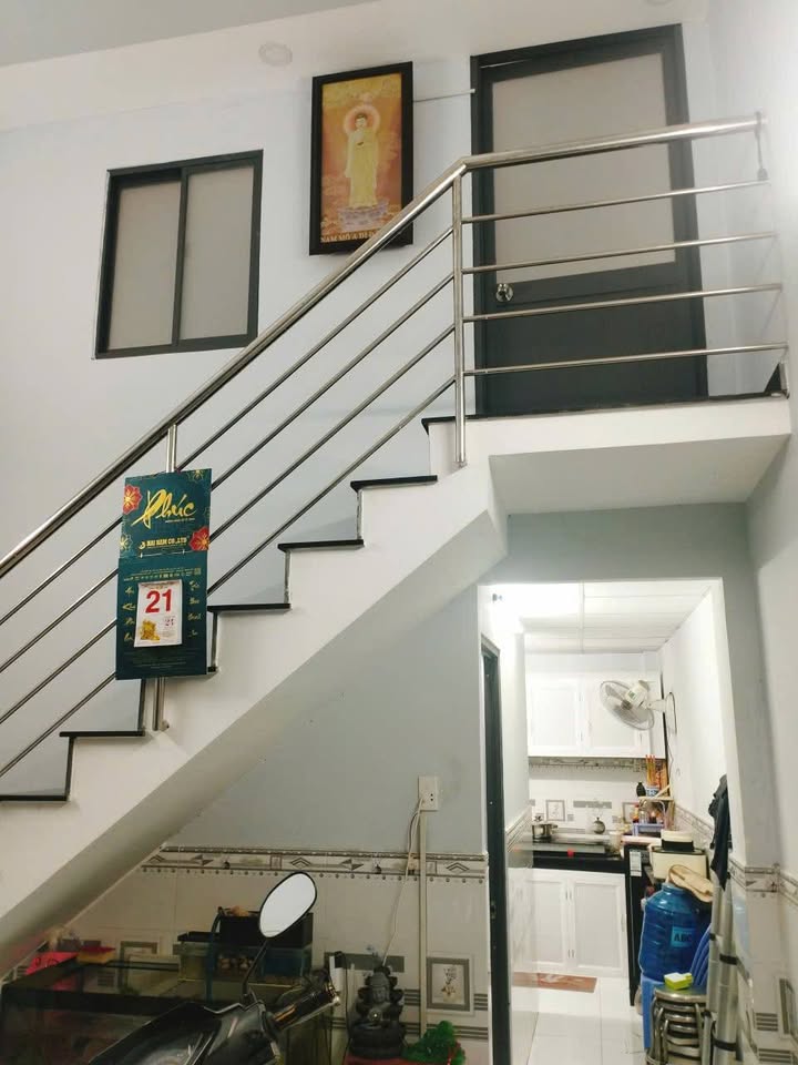 Nhà bán Thới Tứ, Hóc Môn 32m² giá 1.2 tỷ - Sổ hồng chính chủ, thương lượng tốt!