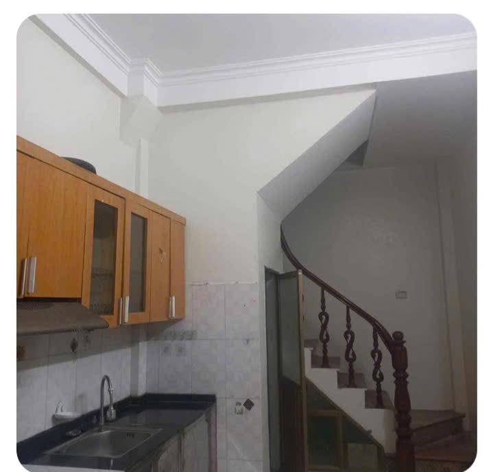 Nhà nguyên căn phố Bạch Đằng - Hai Bà Trưng 4 tầng giá 6 triệu - Phù hợp gia đình nhỏ!