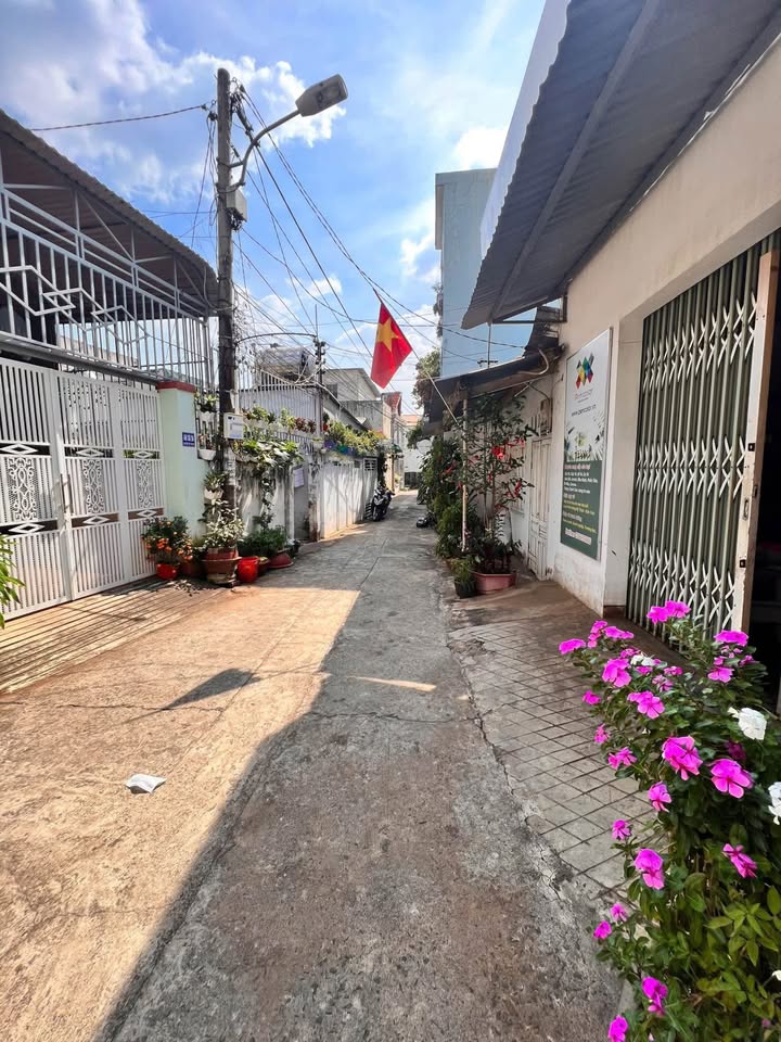 Nhà cấp 4 hẻm 40 Nguyễn Tất Thành, Buôn Ma Thuột, 67m² giá 2.65 tỷ - Cơ hội an cư tuyệt vời!
