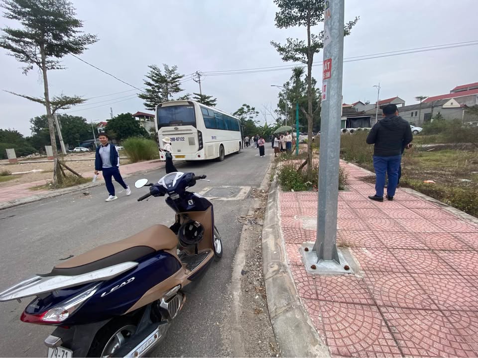 Đất nền lô góc 100m² tại Chu Phan, Mê Linh - Sát cầu Hồng Hà, view công viên tuyệt đẹp!