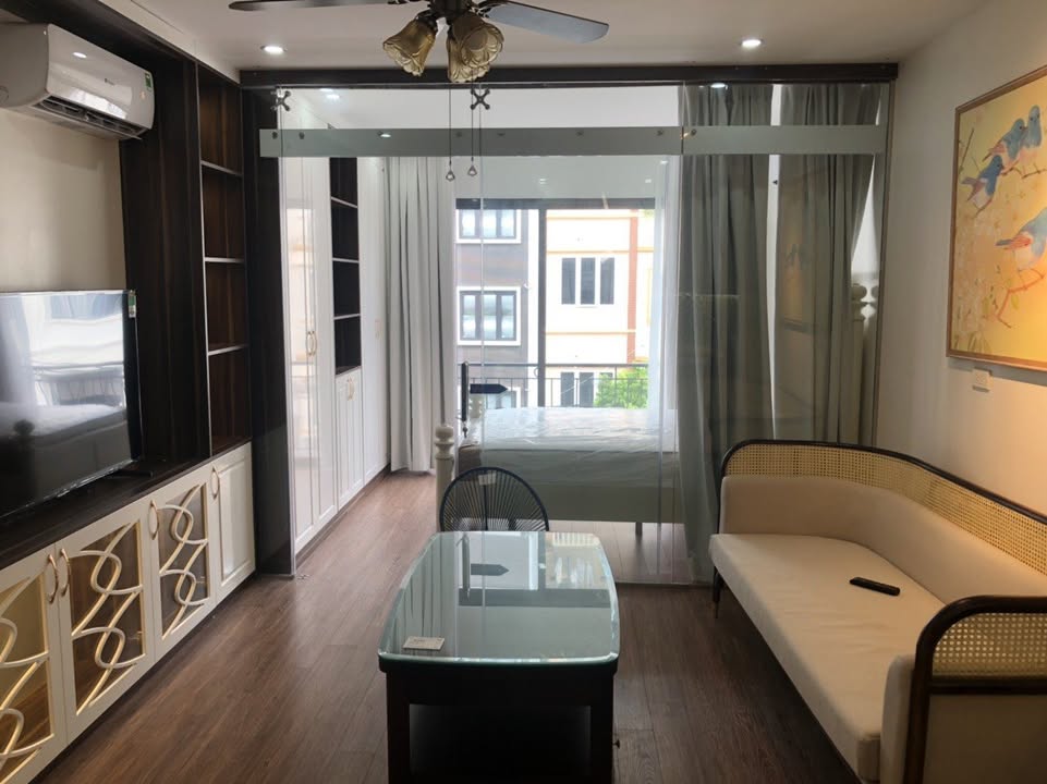 Căn hộ cho thuê tại phố Tứ Liên 50m² giá 8 triệu - Nội thất cao cấp, vào ở ngay!