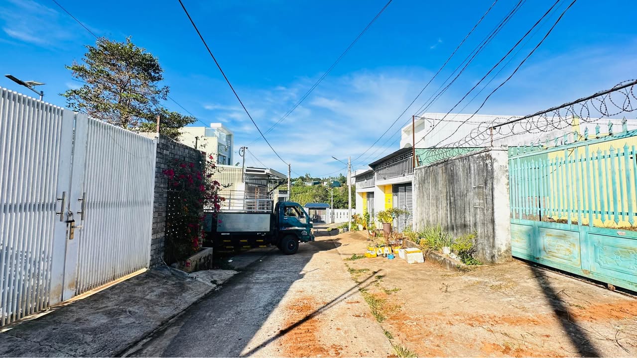 Đất tặng nhà kho Hẻm 154 Trần Nhật Duật, Pleiku 380m² giá 1.8 tỷ - Đầu tư lý tưởng cho gia đình!