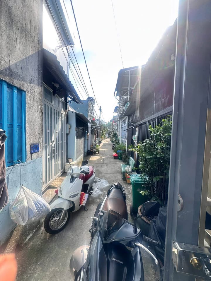 Nhà phố Tân Xuân, Hóc Môn 45.9m² giá 3.7 tỷ - Nội thất đầy đủ, vào ở ngay!