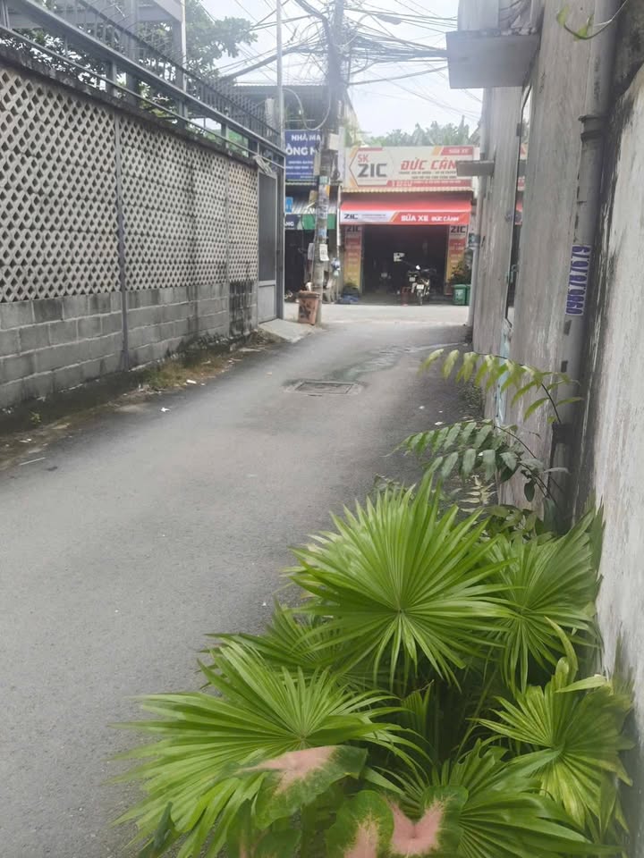 Nhà riêng Hóc Môn 95.2m² giá 3 tỷ - Sổ hồng chính chủ, khu dân cư đông đúc!