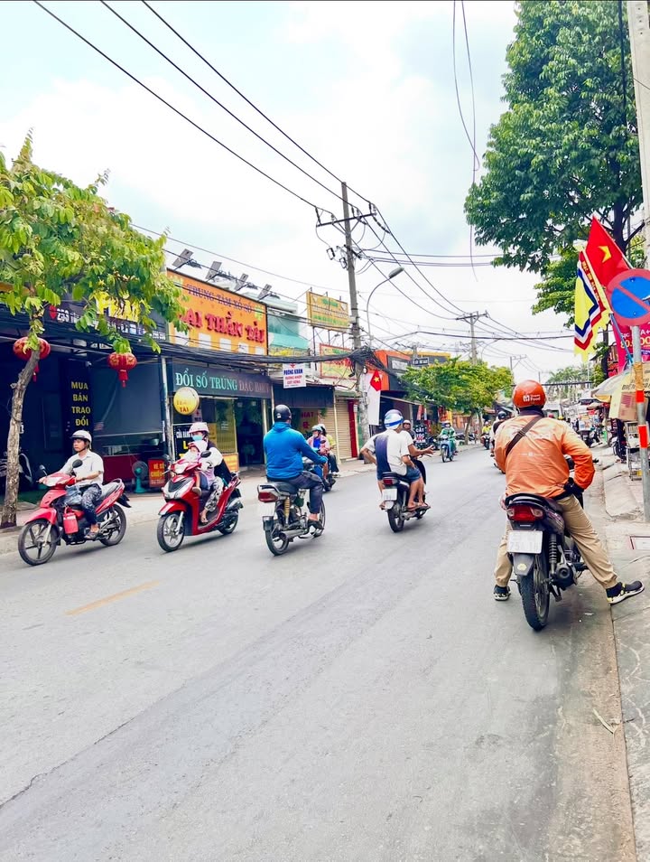 Mặt tiền kinh doanh 12m Lê Văn Quới 70m² giá 7.7 tỷ - Cơ hội đầu tư hấp dẫn!