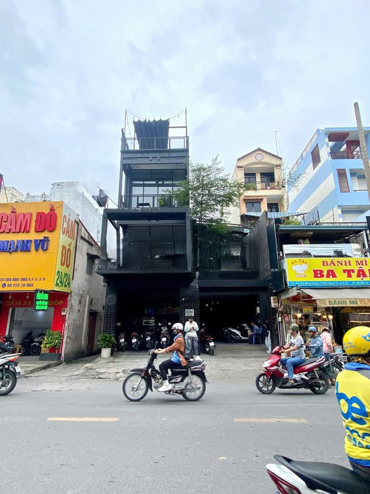 Cho thuê mặt tiền Cách Mạng Tháng 8 Quận 10 187m² - Vị trí cực kỳ sầm uất!