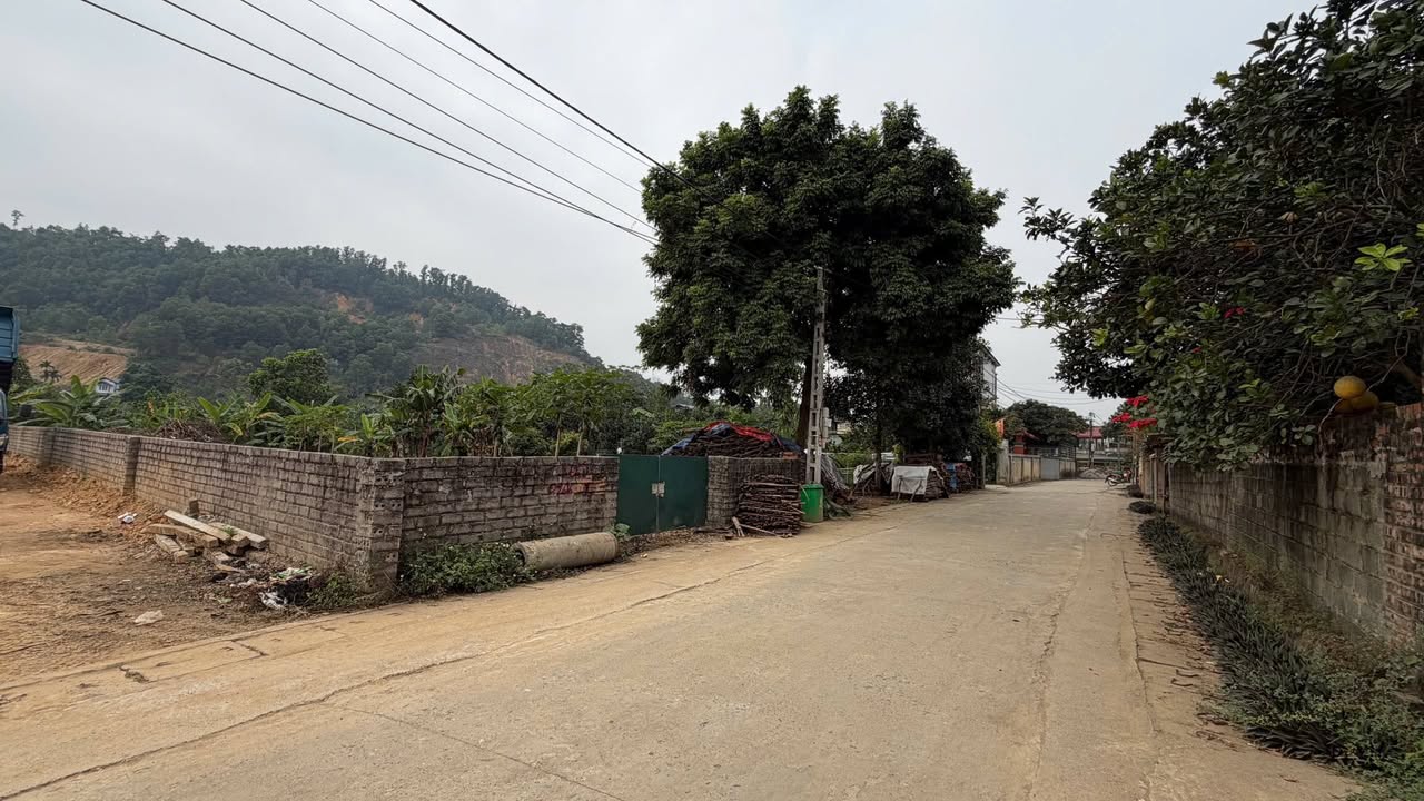 Đất nền Quốc Oai 355m² giá thỏa thuận - Mặt tiền 10m, vị trí đẹp!