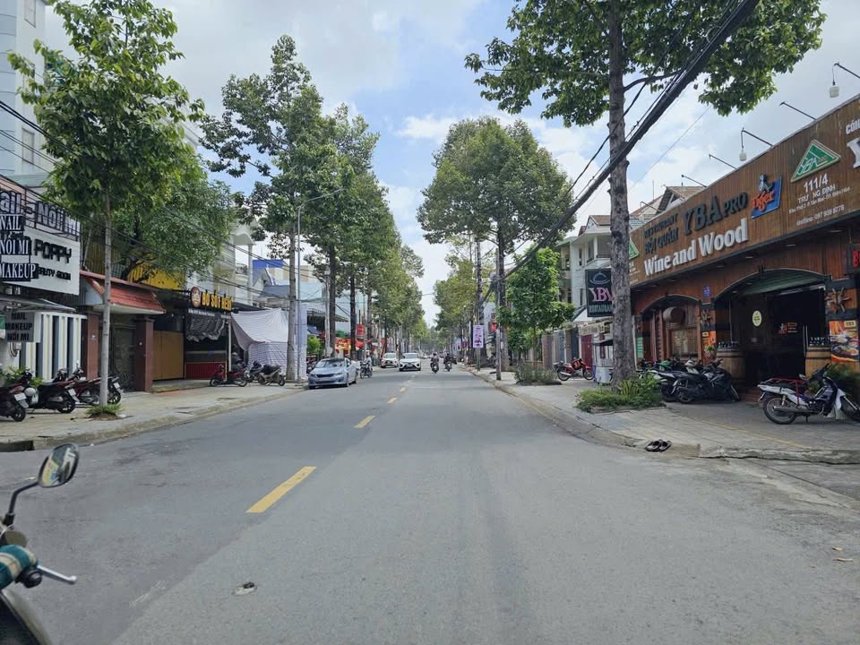 Bán Nhà Mặt Tiền Đường Trương Định, Biên Hòa 100.8m² - Vị Trí Đẹp Ngay Ngã Tư Chợ!