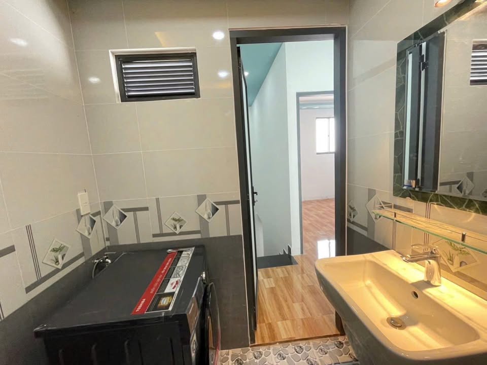 Nhà phố Phú Nhuận 30m² giá 4 tỷ - Hẻm xe hơi thông thoáng, sẵn sàng vào ở!