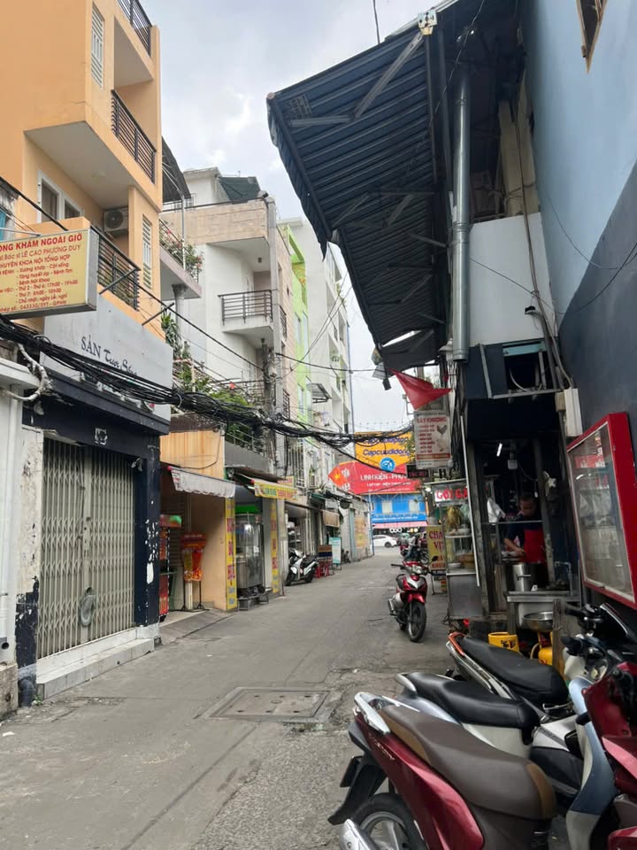 Nhà mặt tiền hẻm kinh doanh 3 Tháng 2, Quận 10, 50m² - Cơ hội đầu tư hấp dẫn!