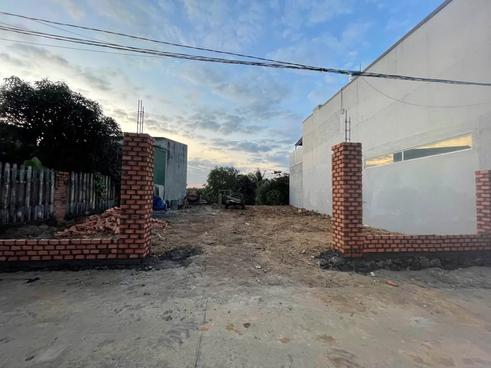 Đất Biệt Thự Hẻm Thông Phường Ea Tam 240m² giá 4.68 tỷ - Cơ hội đầu tư hấp dẫn!