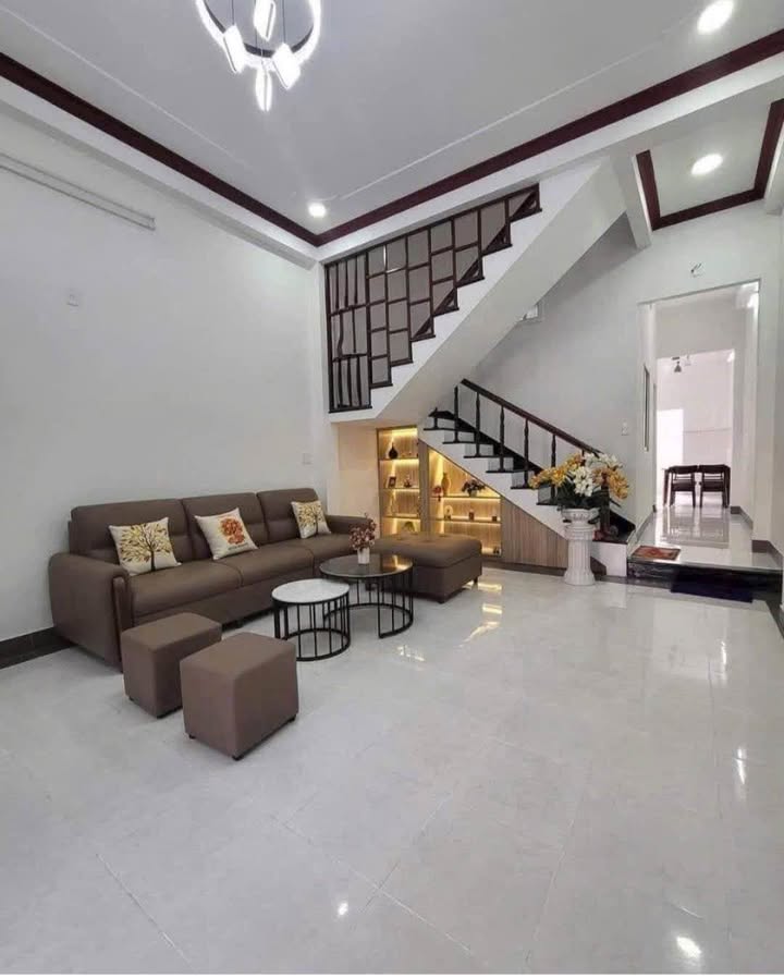 Nhà 2 tầng mặt tiền đường 30/4, Hòa Cường, Đà Nẵng 82m² giá 7 tỷ - Sạch đẹp, an ninh tốt!