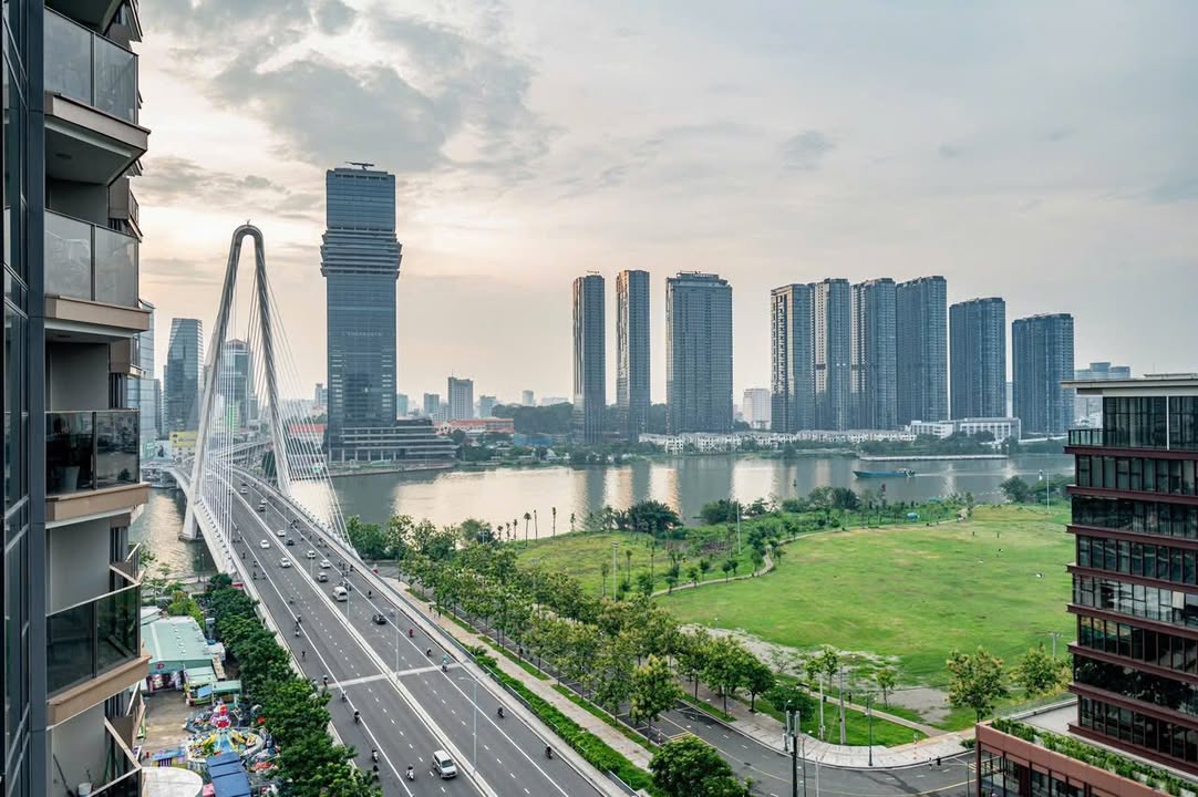 Căn hộ The Opera Thủ Đức 70m² giá 42 triệu - View sông và cầu Ba Son!
