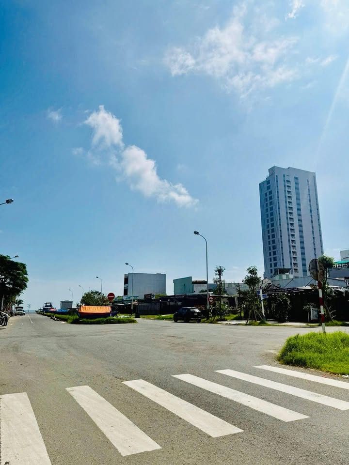 FrontHouse Mân Thái Đà Nẵng 193.6m² giá 40 tỷ - Siêu phẩm góc 3 mặt tiền kinh doanh sôi động!