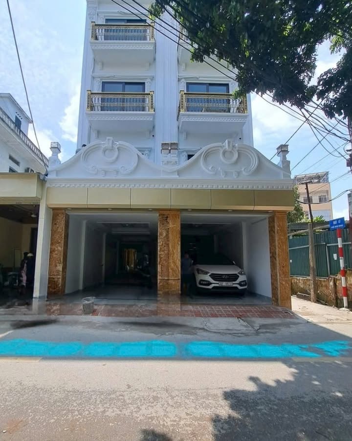 Nhà mặt phố Lĩnh Nam Hoàng Mai 60m² giá 16 tỷ - Vị trí đắc địa, kinh doanh thuận lợi!