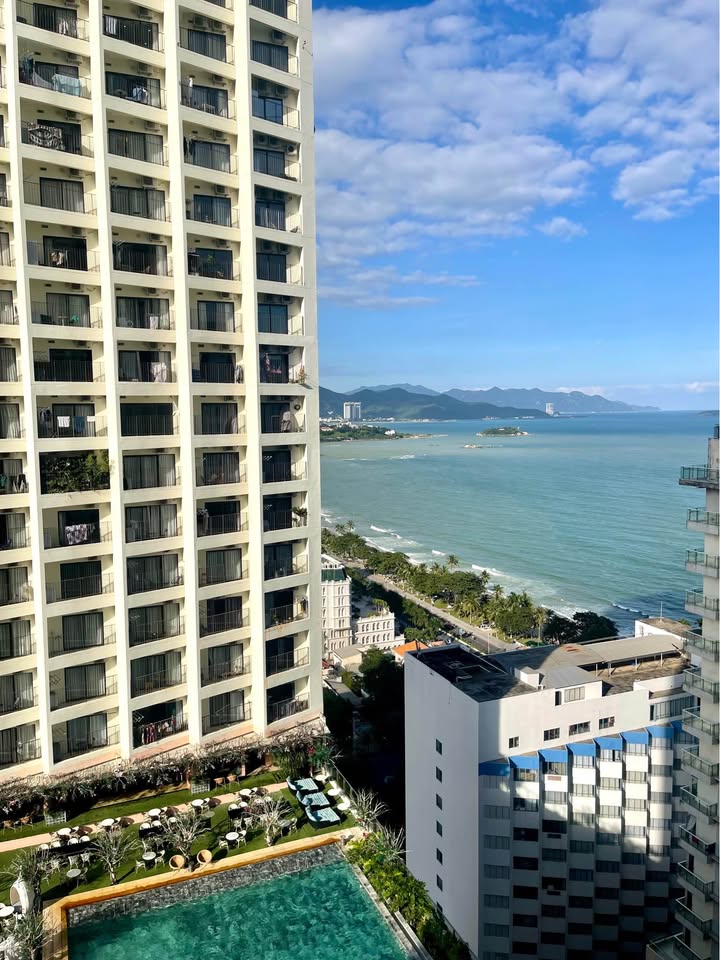 Căn hộ Gold Coast Nha Trang 52m² giá 5 tỷ - View hồ bơi và biển tuyệt đẹp!