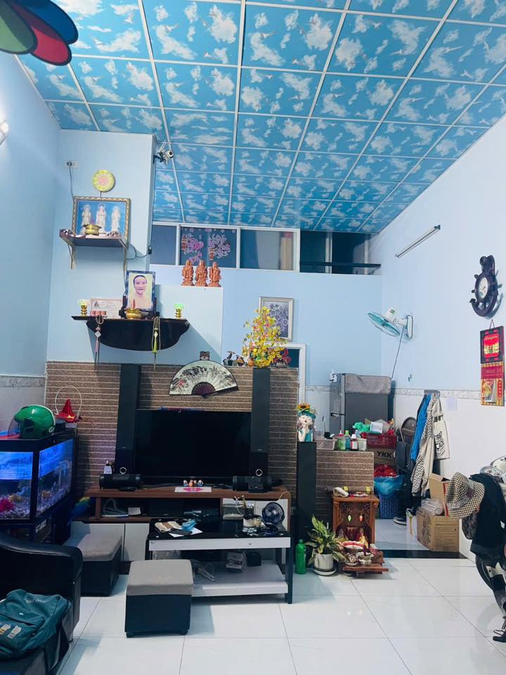 Nhà riêng Dĩ An 48m² giá 1.5 tỷ - Vị trí siêu thuận lợi gần chợ và trường học!