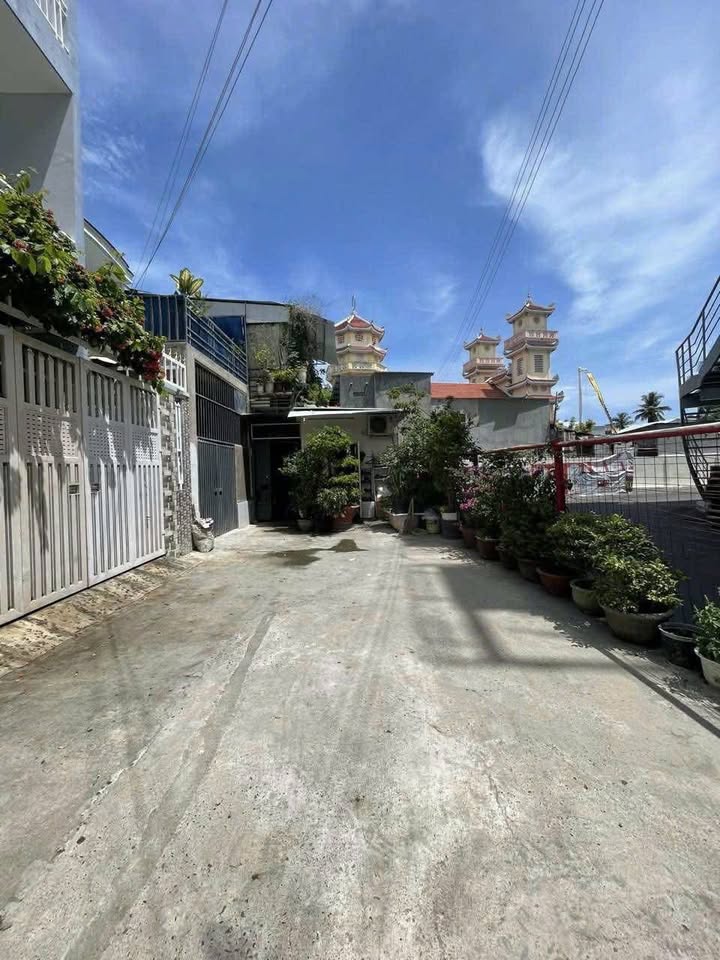 Nhà 2 tầng đường Thủy Xưởng, Nha Trang 151m² giá 7.6 tỷ - Vị trí đắc địa, tiện ích xung quanh!