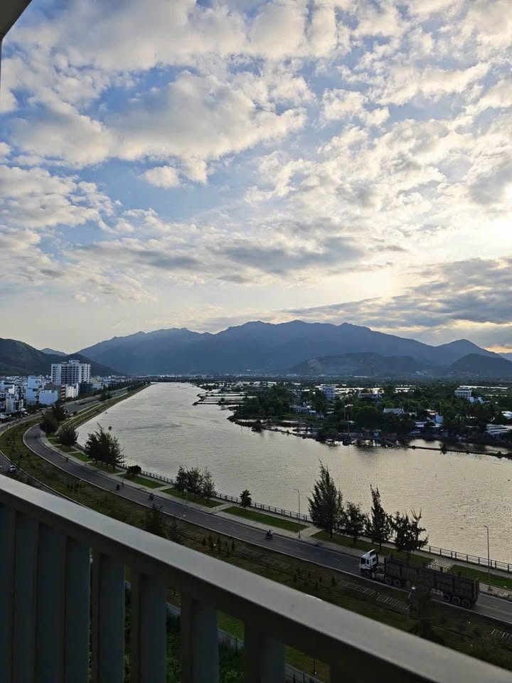 Căn hộ SSH07 Hà Quang 1 Nha Trang 73m² giá 3.6 tỷ - Căn góc đẹp, view sông tuyệt vời!