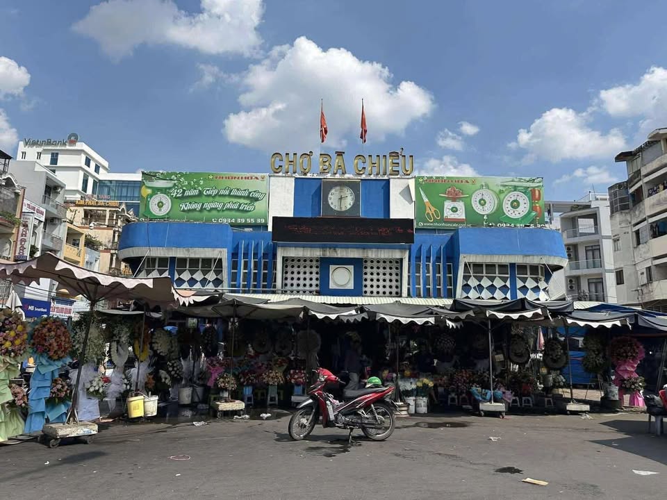 Nhà mặt tiền chợ Bà Chiểu quận Bình Thạnh 46m² giá 7.4 tỷ - Cơ hội đầu tư tuyệt vời!