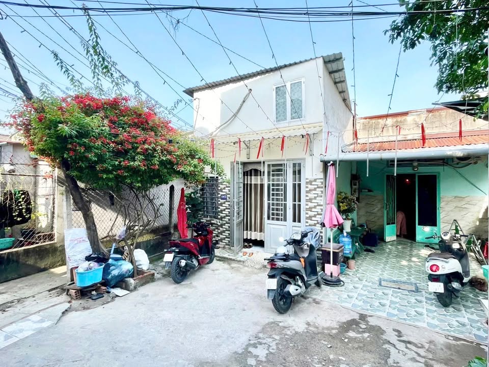 Nhà phố Tân Hiệp, Hóc Môn, 32m² giá 880 triệu - Hẻm thông thoáng, tiện ích đầy đủ!