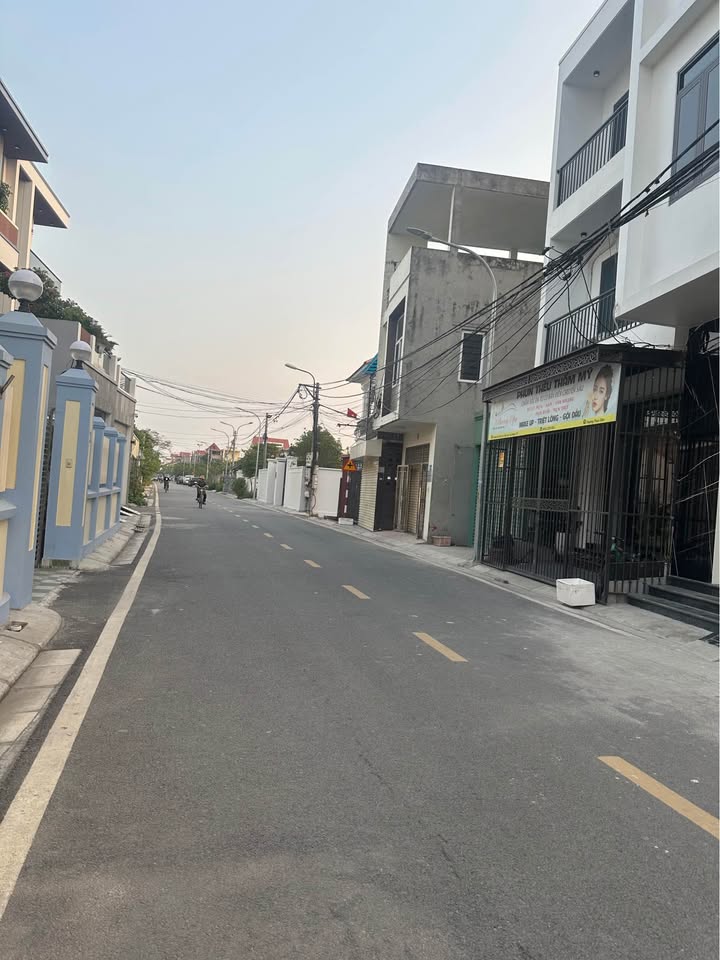 Đất nền mặt đường Cách Hạ, Nam Sơn, 79m² giá chỉ 2 tỷ - Đường thông ô tô tránh nhau!