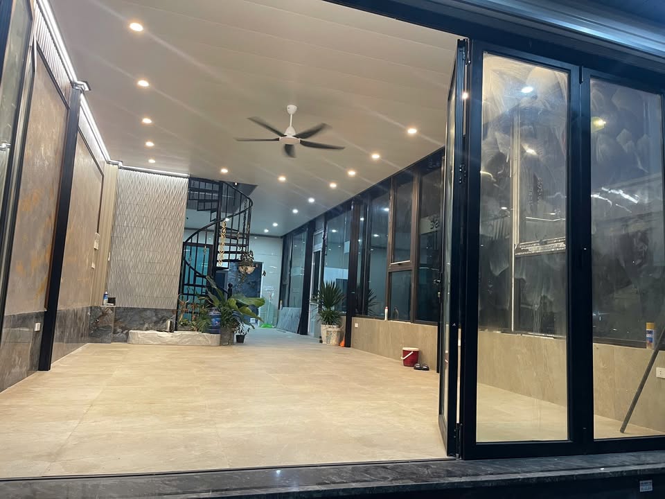 Nhà 2 tầng Kinh Doanh Đường Ngô Gia Tự, Vĩnh Yên 100m² giá 7 tỷ - Vị trí đắc địa cho mọi loại hình kinh doanh!