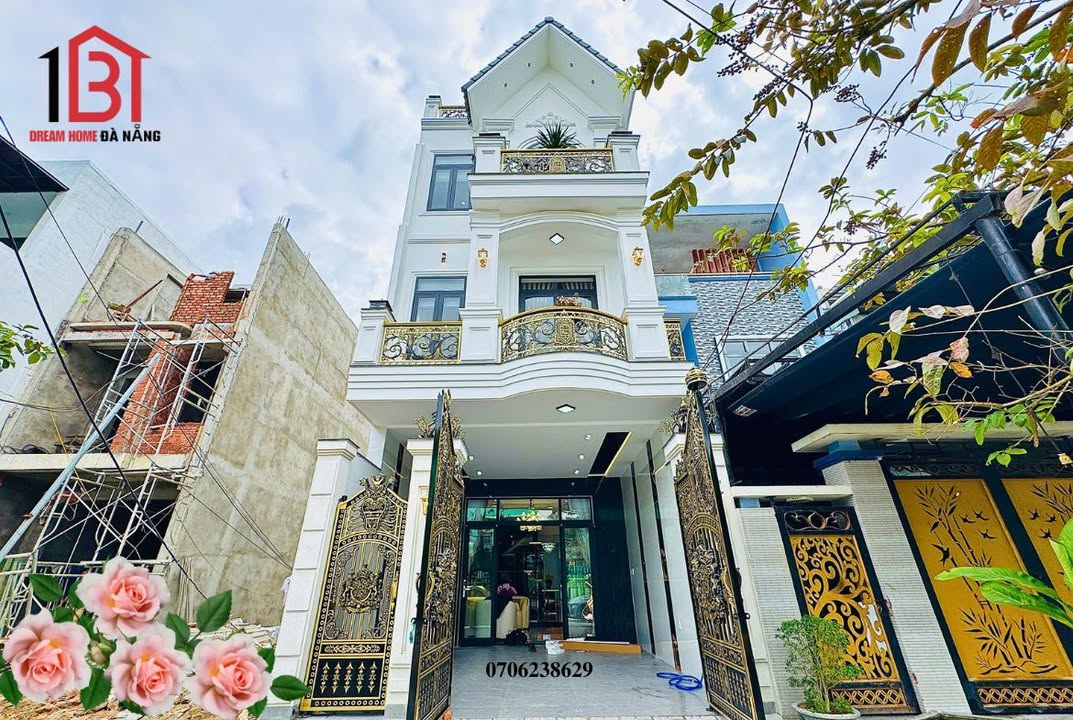 Nhà phố Tân Cổ Điển đường Hồ Tùng Mậu 120m² giá 12.4 tỷ - Gần biển, vị trí đẳng cấp!